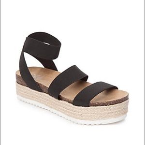 ⭐️NWOT platform strappy black cork sandals ⭐️